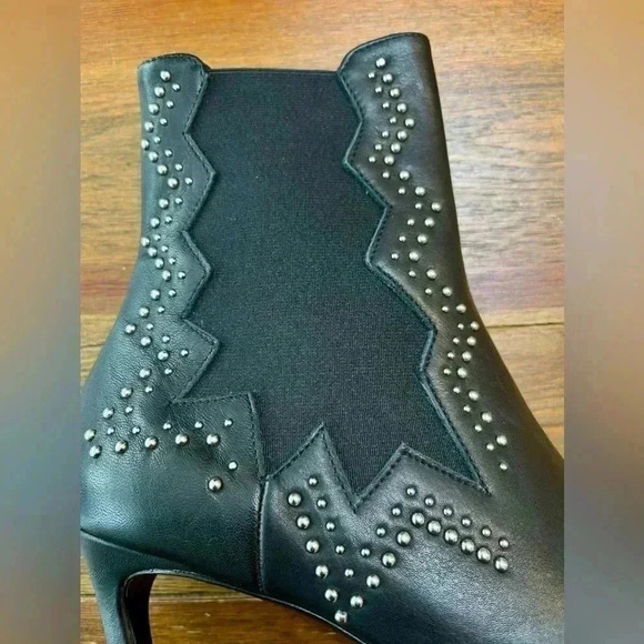 Marc Ellis | Women’s 7 Chelsea Ankle Boot | Leather & Studs w/Kitten Heel - Picture 4 of 6